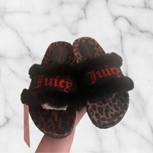 New in box Juicy Couture women’s  Leopard Print Slippers with Red Accents